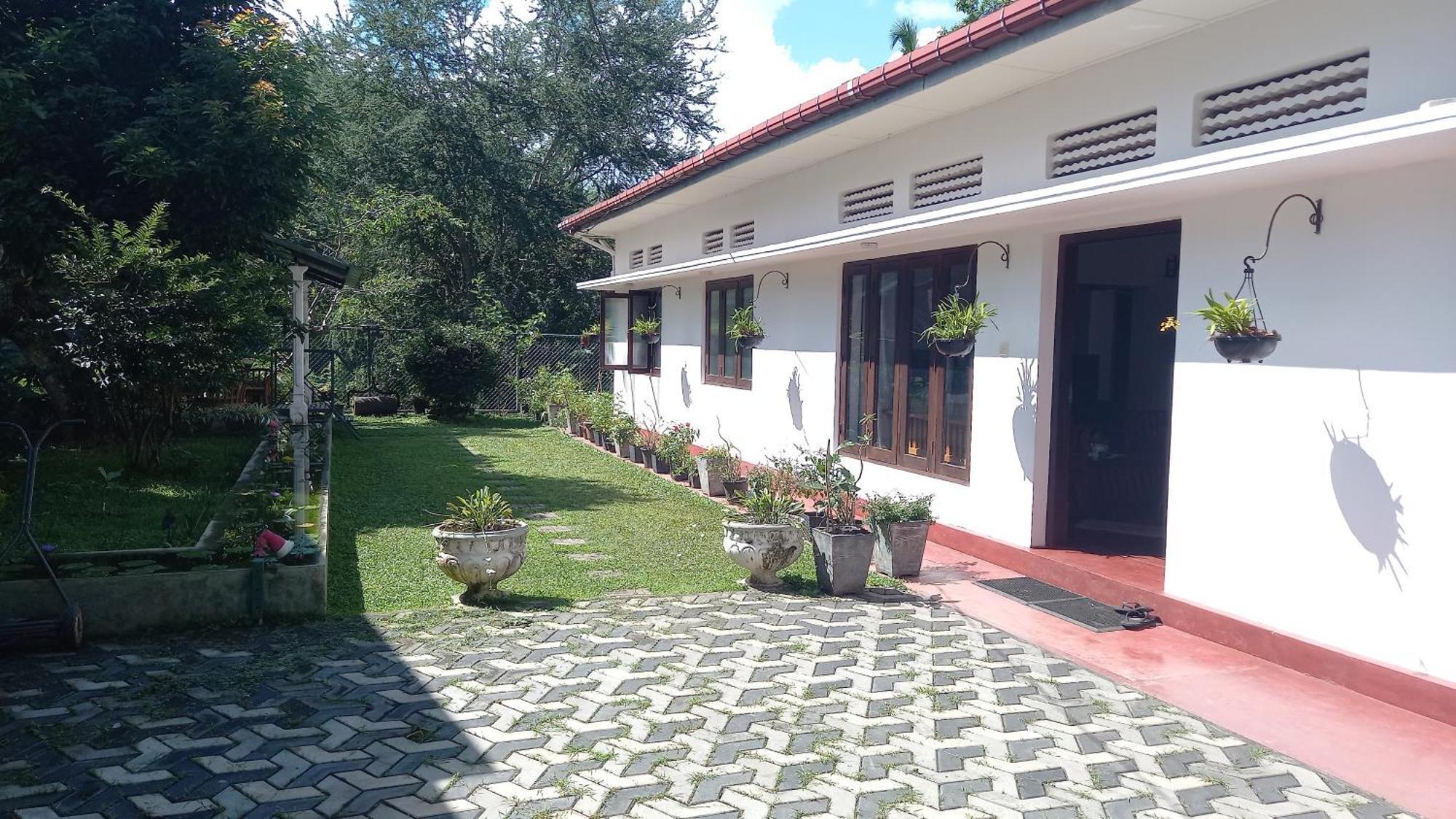 Mahaweli Shades Hotel Kandy Kültér fotó